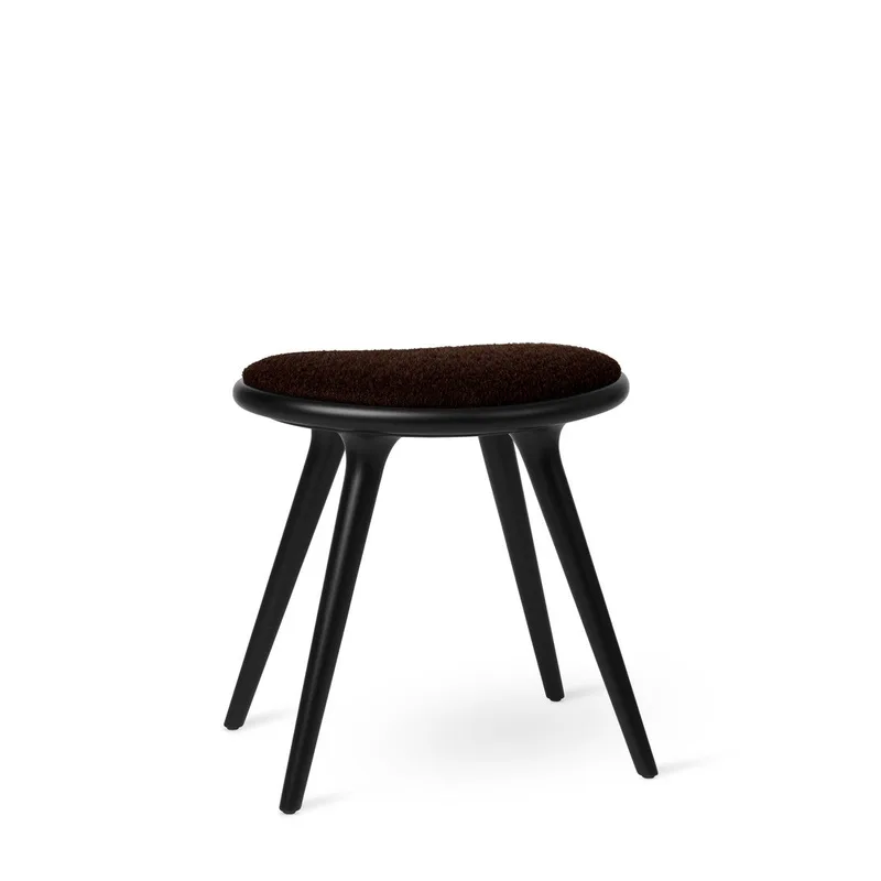Low Stool von Mater in Black Beech w. Kvadrat Baru 0390, 47 cm – Produktfoto