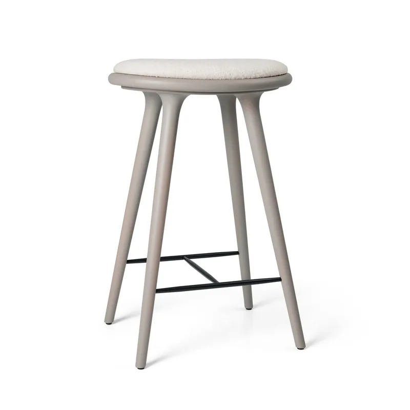 High Stool von Mater in Grey Beech w. Kvadrat Baru 0200, 69 cm – Produktfoto