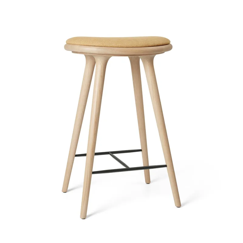 High Stool von Mater in Matt Oak w. Clay 0007, 69 cm – Produktfoto