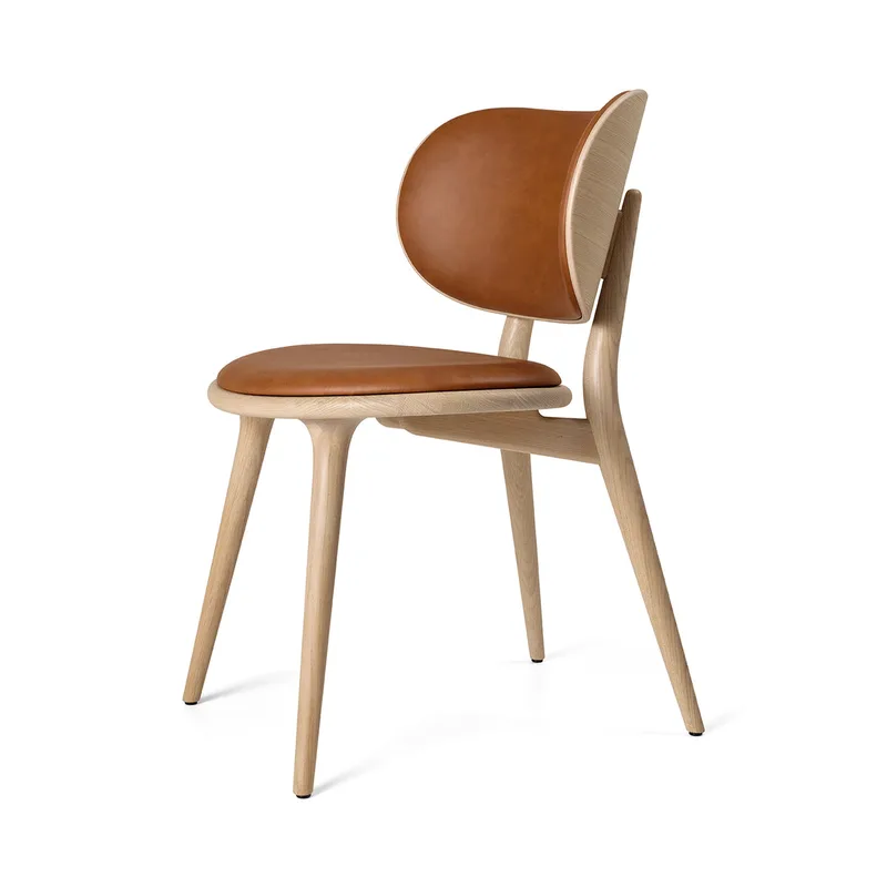 The Dining Chair von Mater in Matt Oak – Produktfoto