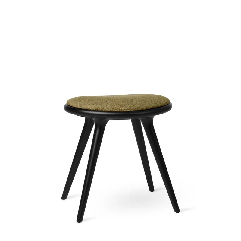 Low Stool von Mater in Black Beech w. Kvadrat Clay 0017, 47 cm – Produktfoto