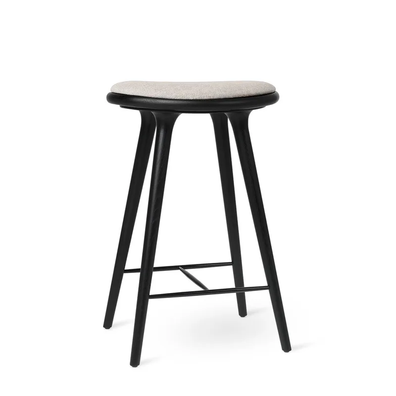 High Stool von Mater in Black Oak w. Clay 0012, 69 cm – Produktfoto