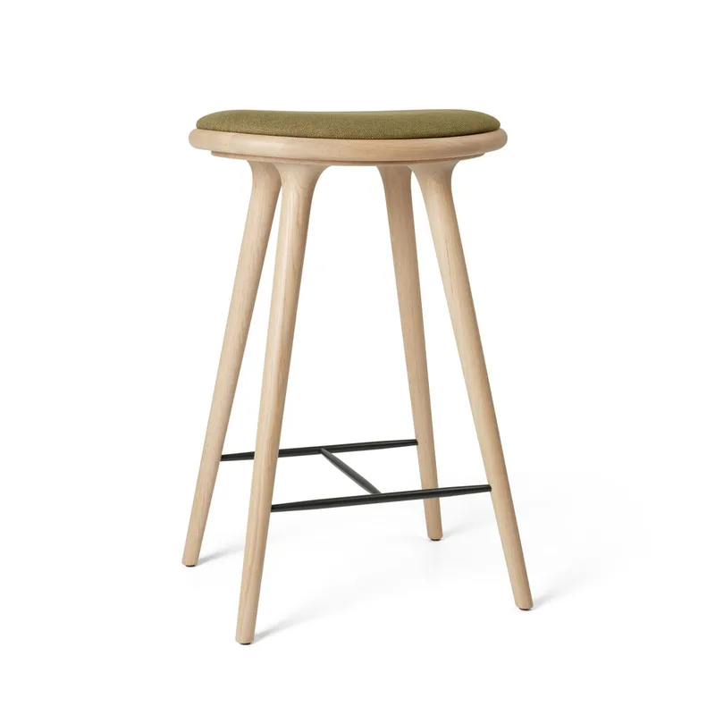 High Stool von Mater in Matt Oak w. Clay 0017, 69 cm – Produktfoto