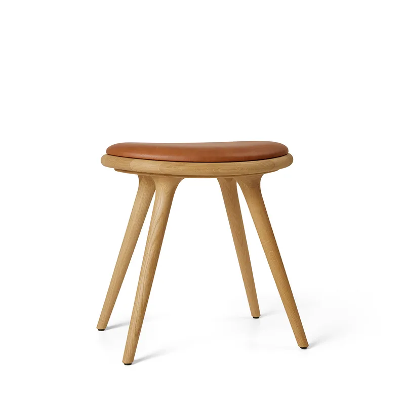 Low Stool van Mater in Oiled Oak, 47 cm – productfoto