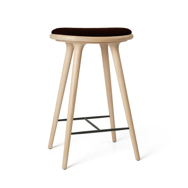 High Stool von Mater in Matt Oak w. Baru 0390, 69 cm – Produktfoto