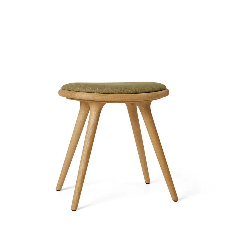 Low Stool van Mater in Oiled Oak w. Kvadrat Clay 0017, 47 cm – productfoto