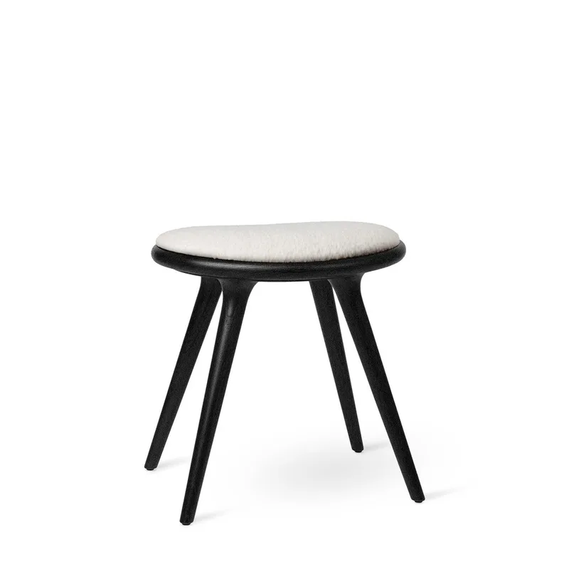 Low Stool van Mater in Black Oak w. Kvadrat Baru 0200, 47 cm – productfoto