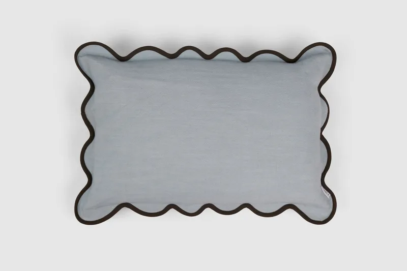 Poppy Cushion Cover von Meublé – Produktfoto