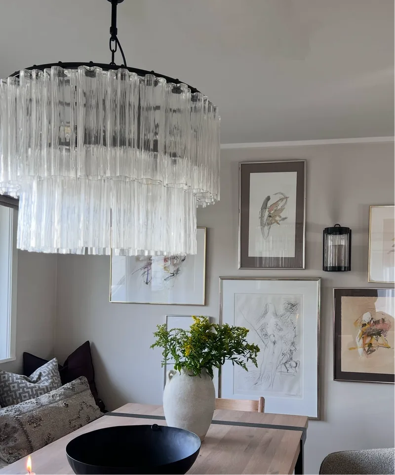 Fontaine Chandelier 2-Layer Black/Clear von Meublé – Ambientefoto