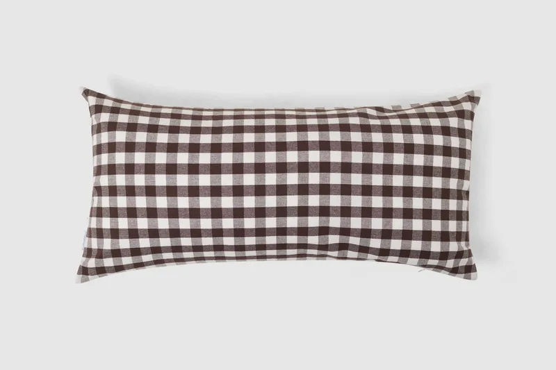 Olivia cushion cover brown van Meublé – productfoto