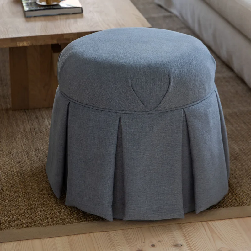 Sophie Pouf Dusty Blue von Meublé – Ambientefoto