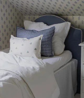 Alice Cushion Cover van Meublé – sfeerfoto 1 van 2