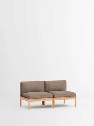 2 Seater Sofa von MOEBE in Moss, Moss 0013, Oak – Produktfoto 35 von 35