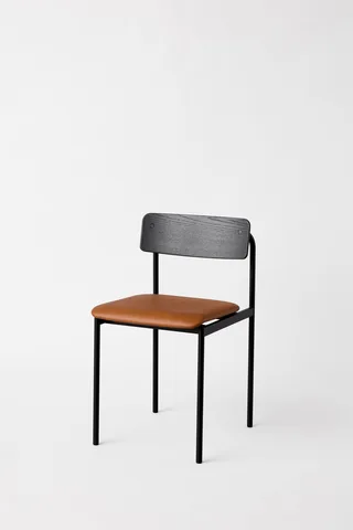 Offset Chair van MOEBE in Black, Black, Black – productfoto 9 van 11