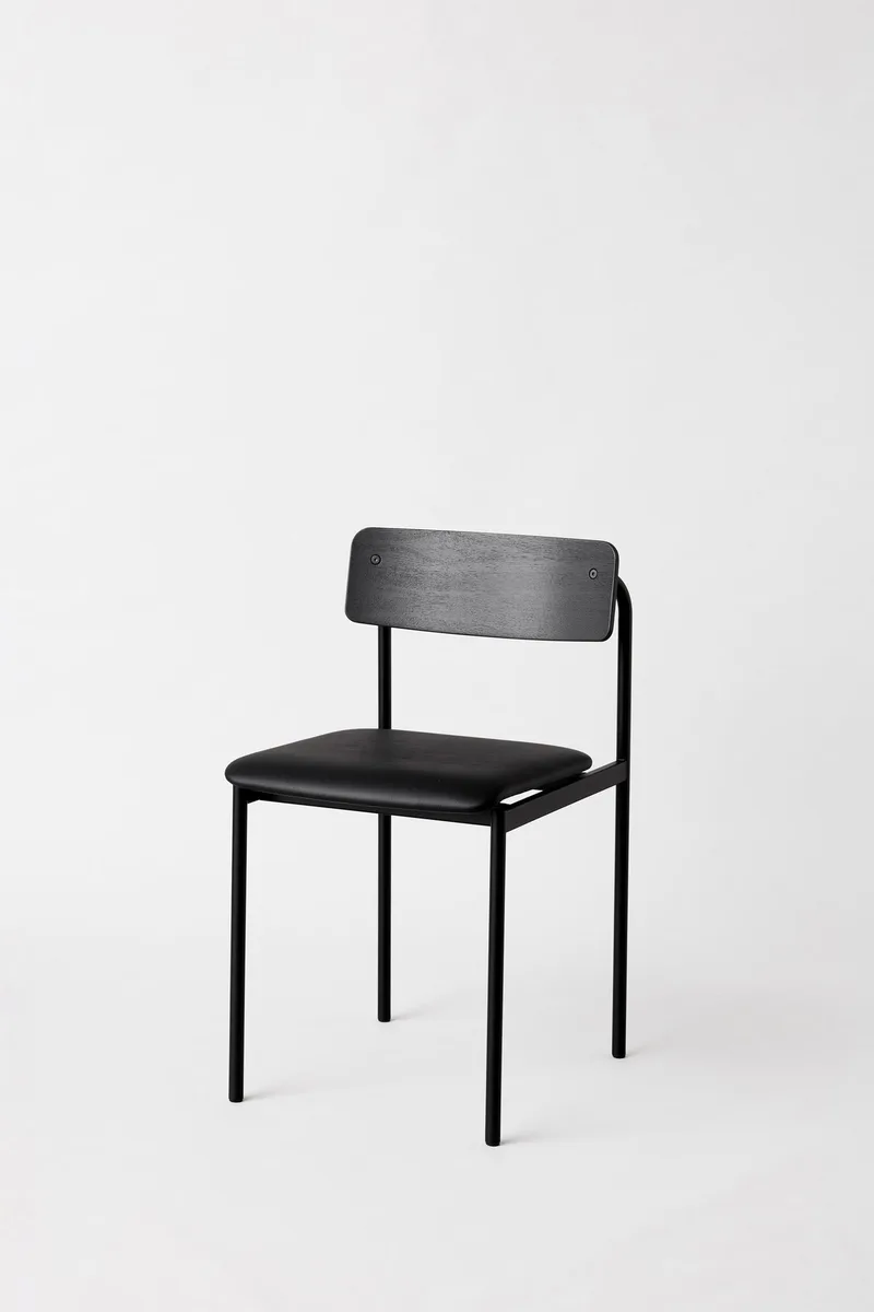 Offset Chair van MOEBE in Black, Black, Black – productfoto 7 van 11
