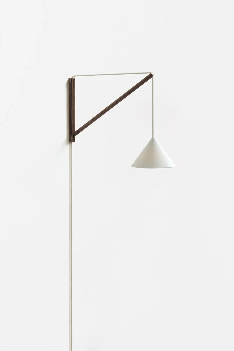 Suspended Wall Lamp von MOEBE in Smoked Oak – Produktfoto