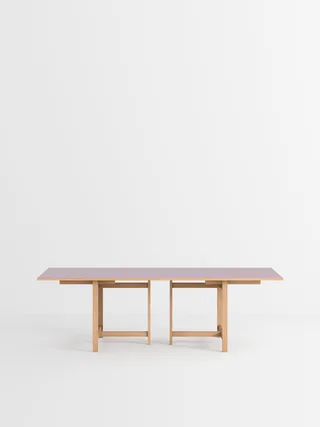 Rectangular Dining Table de MOEBE en 160 cm, 2, Burgundy – photo du produit 3 sur 13