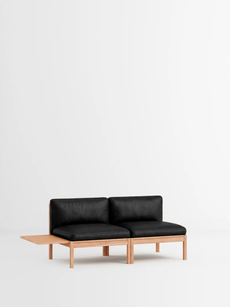 2 Seater Sofa with 1 Side Table van MOEBE in Leather, Black Leather, Oak – productfoto 35 van 35