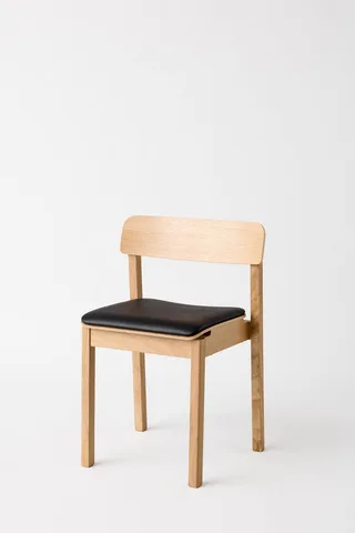 Everyday Chair by MOEBE in Lacquered oak, Black Leather – product photo 9 of 9