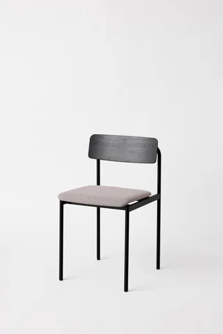 Offset Chair van MOEBE in Black, Black, Black – productfoto 8 van 11
