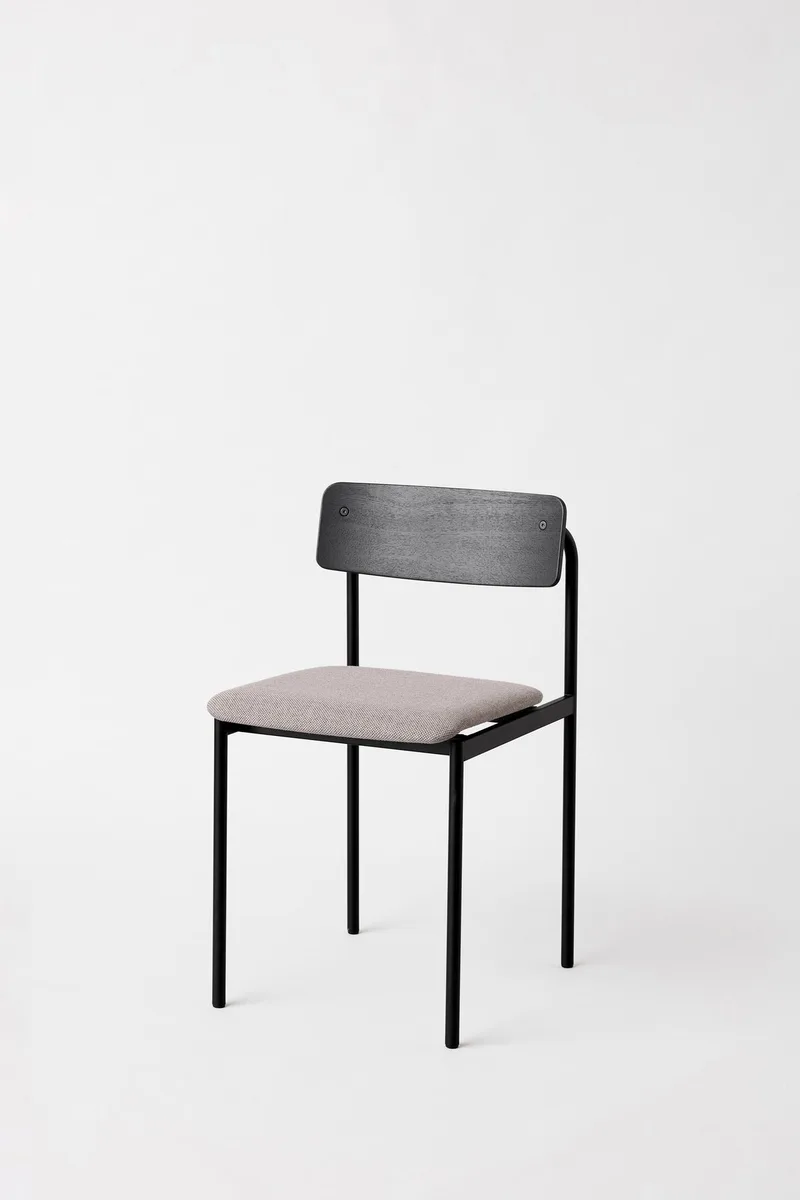 Offset Chair van MOEBE in Black, Black, Black – productfoto 8 van 11