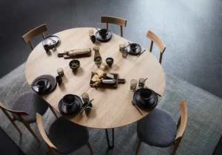 Dining table Space Natural Ø150 – Natural oil by MUUBS – interior photo 1 of 8