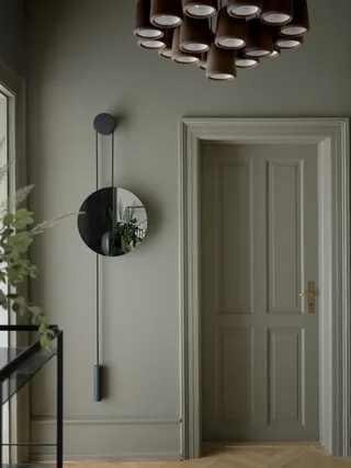 Rise & Shine Wall Mirror von New Works – Ambientefoto 2 von 4