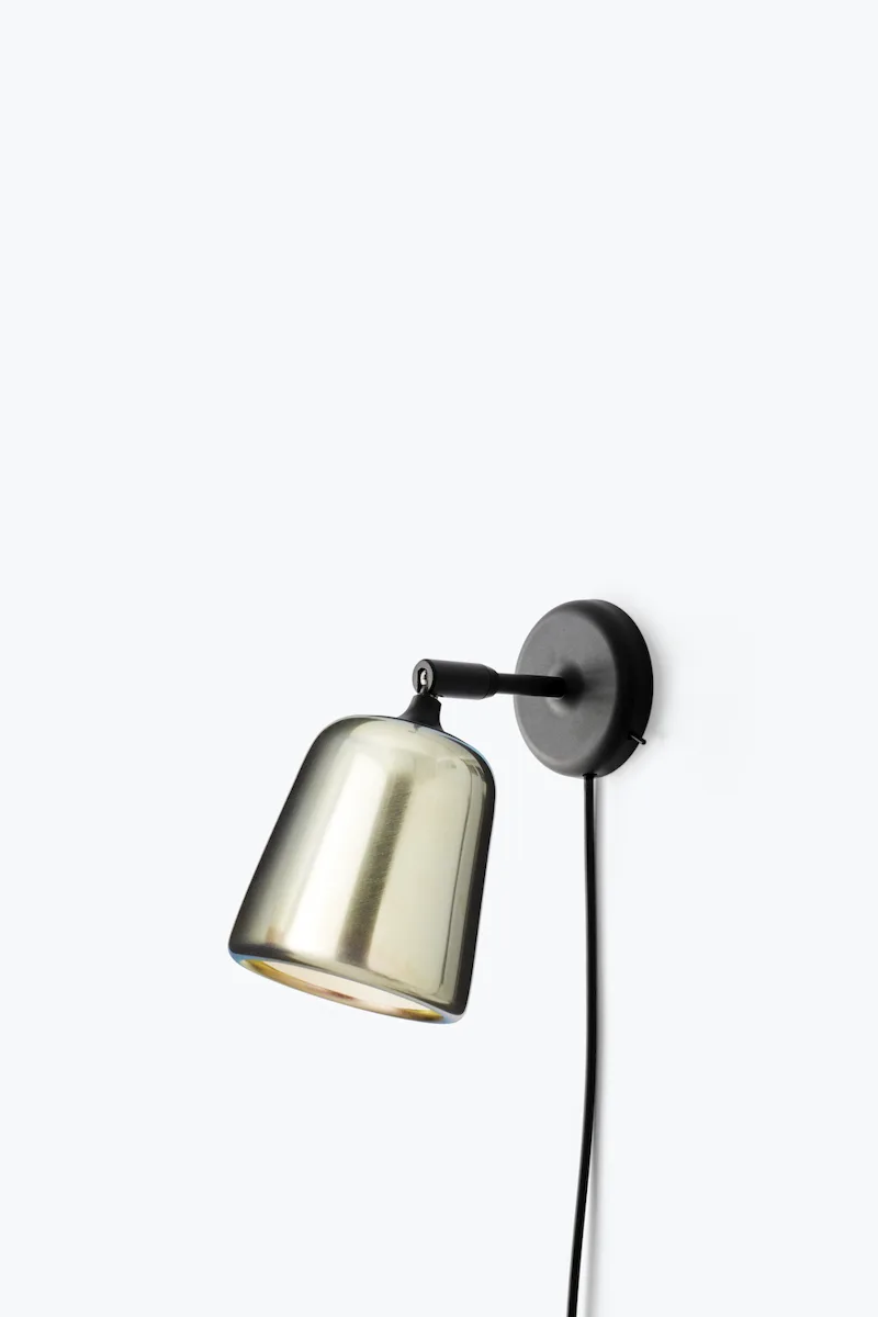 Material Wall Lamp van New Works – productfoto