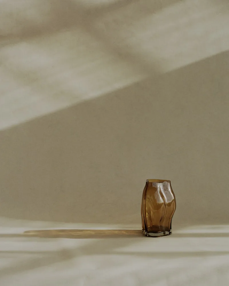 A STUDY 001 / Blæhr Vase Small de New Works – photo d’ambiance 3 sur 8