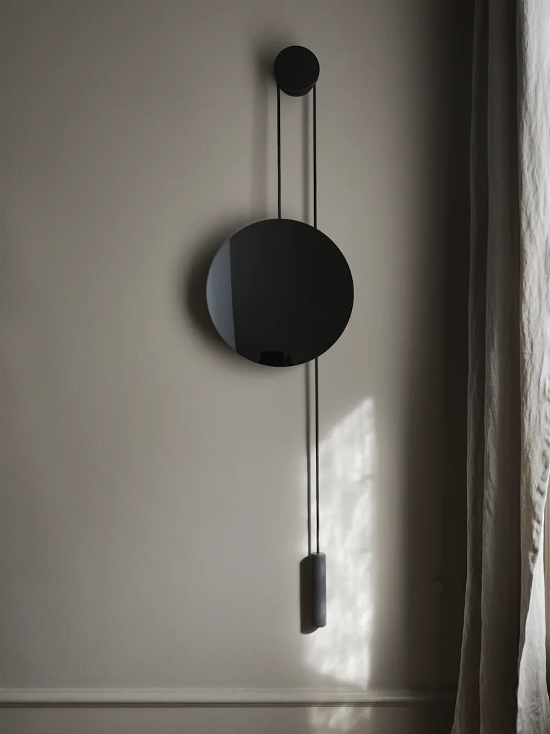 Rise & Shine Wall Mirror von New Works – Ambientefoto 3 von 4