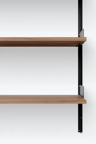 New Works Wall Shelf, 1900 de New Works – photo d’ambiance 2 sur 4