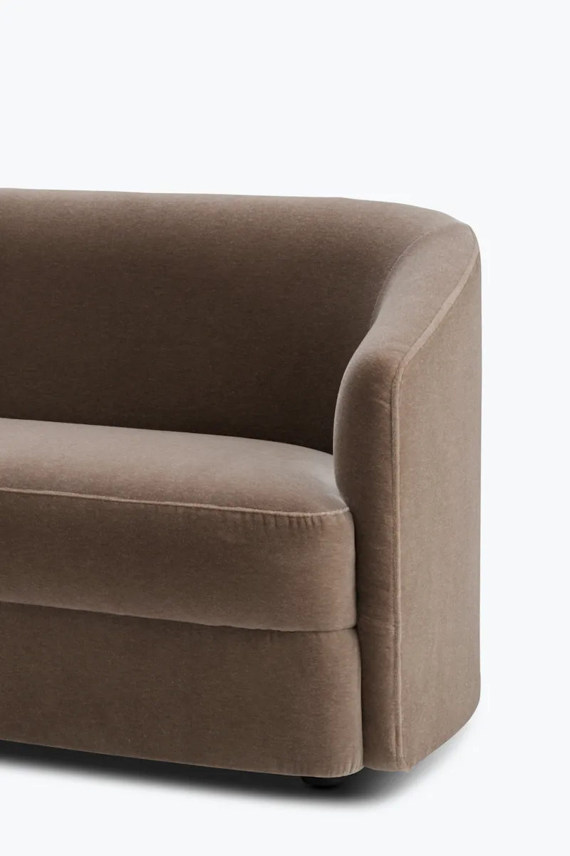 Covent Sofa Narrow 3 Seater von New Works – Ambientefoto 3 von 8