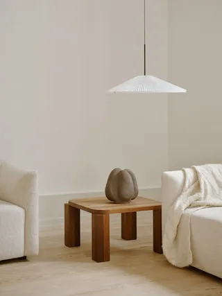 Atlas Coffee Table 60x60 van New Works – sfeerfoto 3 van 4