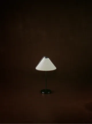 Brolly Portable Table Lamp de New Works – photo du produit 5 sur 7