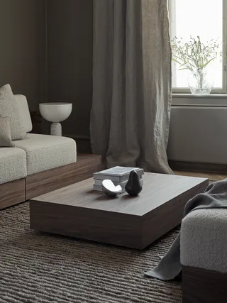 Aura Table Mirror de New Works – photo d’ambiance 3 sur 6
