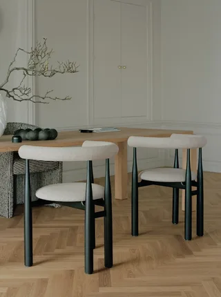 Bukowski Chair Fully Upholstered van New Works – sfeerfoto 1 van 8