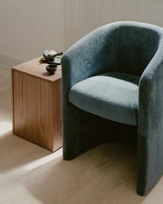 Mass Side Table w. Drawer van New Works – sfeerfoto 3 van 6