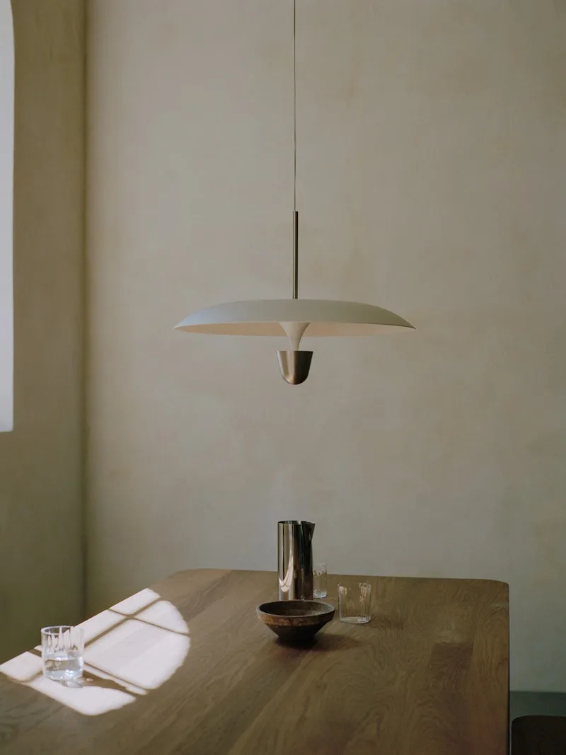 Kantarell Pendant Lamp Ø55 van New Works – sfeerfoto 6 van 9