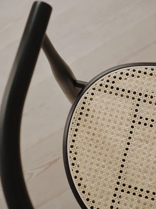Bukowski Chair van New Works – sfeerfoto 7 van 8