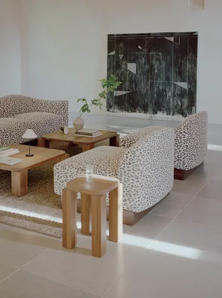 Shore Modular Sofa, Configuration 4 von New Works – Ambientefoto 5 von 8
