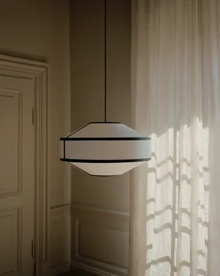 Kite Pendant Lamp Ø55 von New Works – Ambientefoto 4 von 7