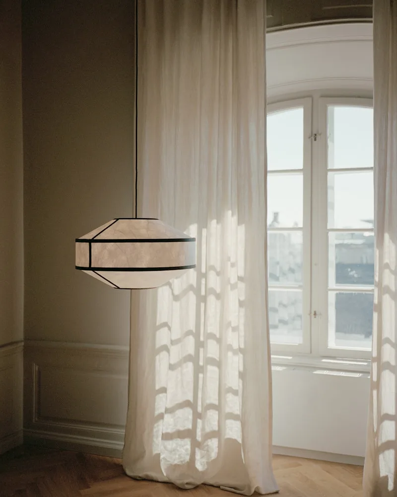 Kite Pendant Lamp Ø55 von New Works – Ambientefoto 3 von 7