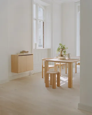 Atlas Dining Table 200x95 von New Works – Ambientefoto 2 von 5
