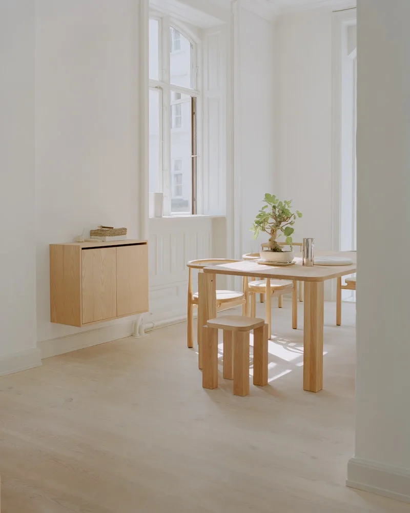Atlas Dining Table 200x95 von New Works – Ambientefoto 2 von 5
