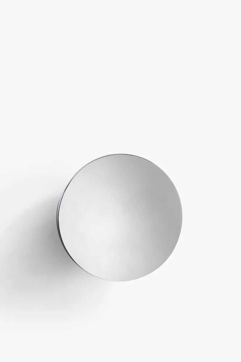 Aura Wall Mirror Large von New Works – Produktfoto 2 von 3
