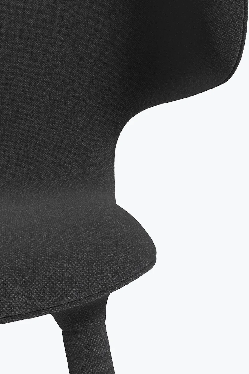 Tembo Lounge Chair van New Works – sfeerfoto 4 van 5
