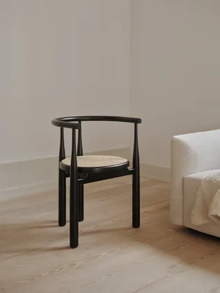 Bukowski Chair van New Works – sfeerfoto 6 van 8