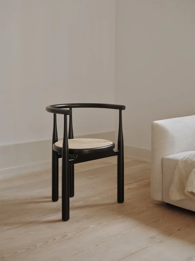 Bukowski Chair van New Works – sfeerfoto 6 van 8