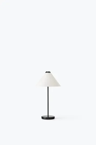 Brolly Portable Table Lamp de New Works – photo du produit 7 sur 7