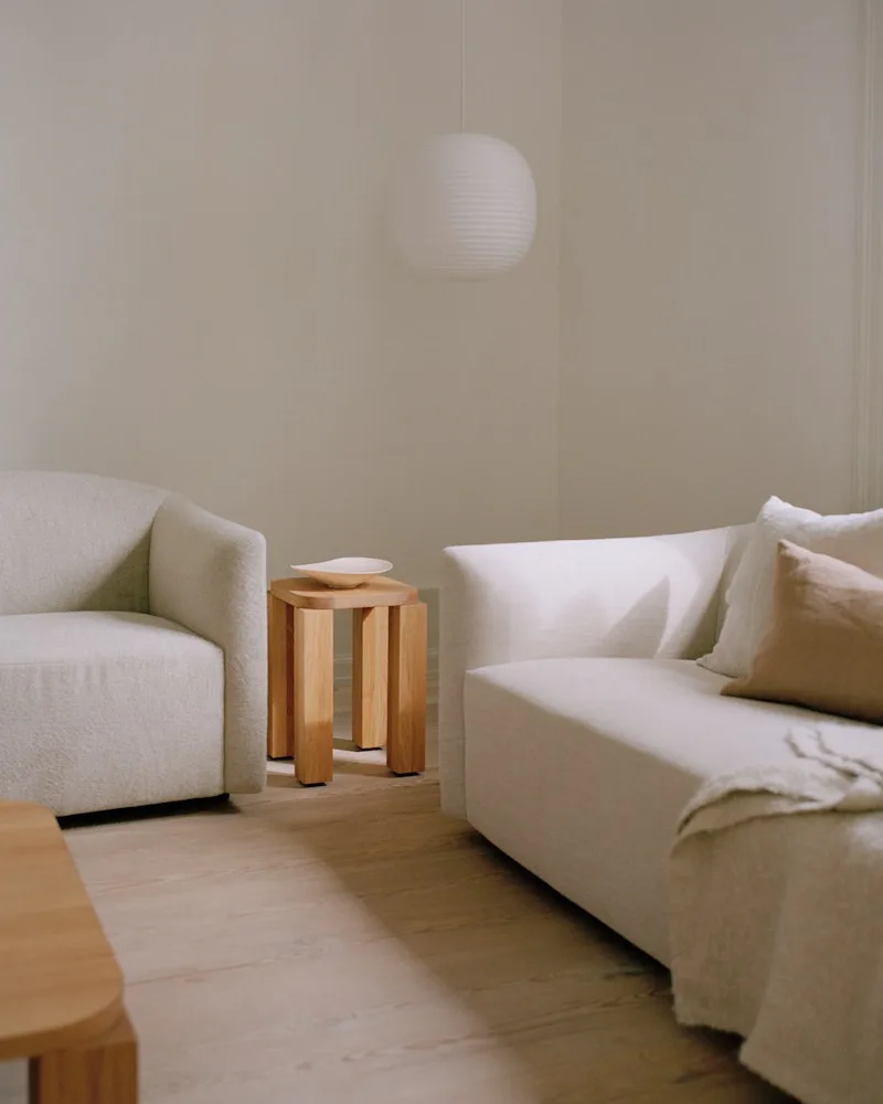 Atlas Stool van New Works – sfeerfoto 3 van 6